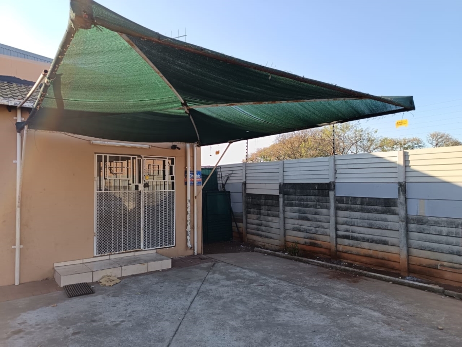 1 Bedroom Property for Sale in Rustenburg Central North West